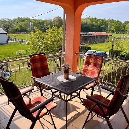 Apartman Magnolia Petrovina Turopoljska Exterior foto